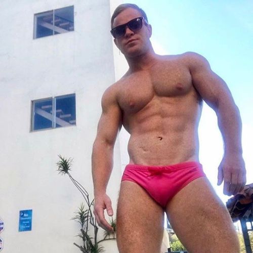 aronikswim:  #Aronikmate of the day: @gingereddie rocking the Toy Pink Brief!💓 #TempleSquare Collection!