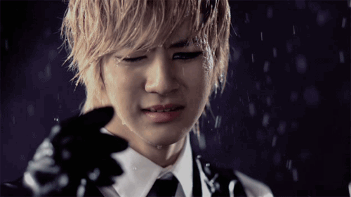 mblaq-gifs:LOL more like
