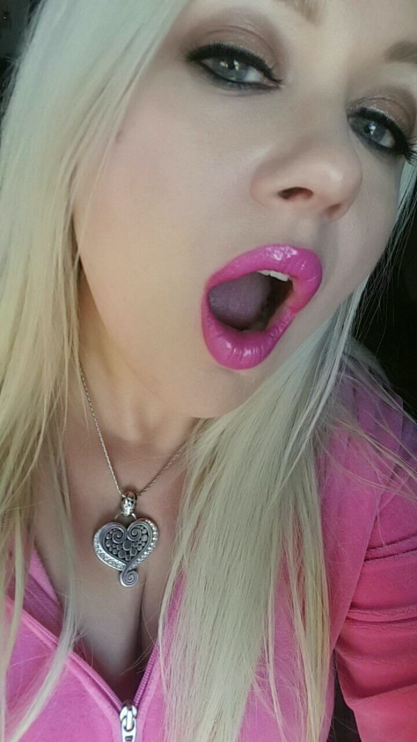 lyciastorm:  Lipstick Domme   Hypnodomme Goddess Lycia teaches you how to be a sissy