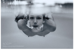 nu010:  Kayleigh breaking the surface by omalleyimages 