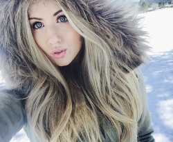 selfysgalore:  Eskimo girl