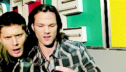 dickiebirdie37:  J2 + crashing each other’s interviews 