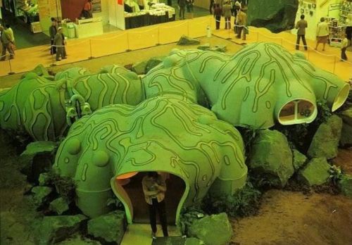 70sscifiart:A home designed by Roger Dean
