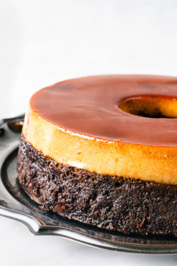 sweetoothgirl:    Flan Cake  