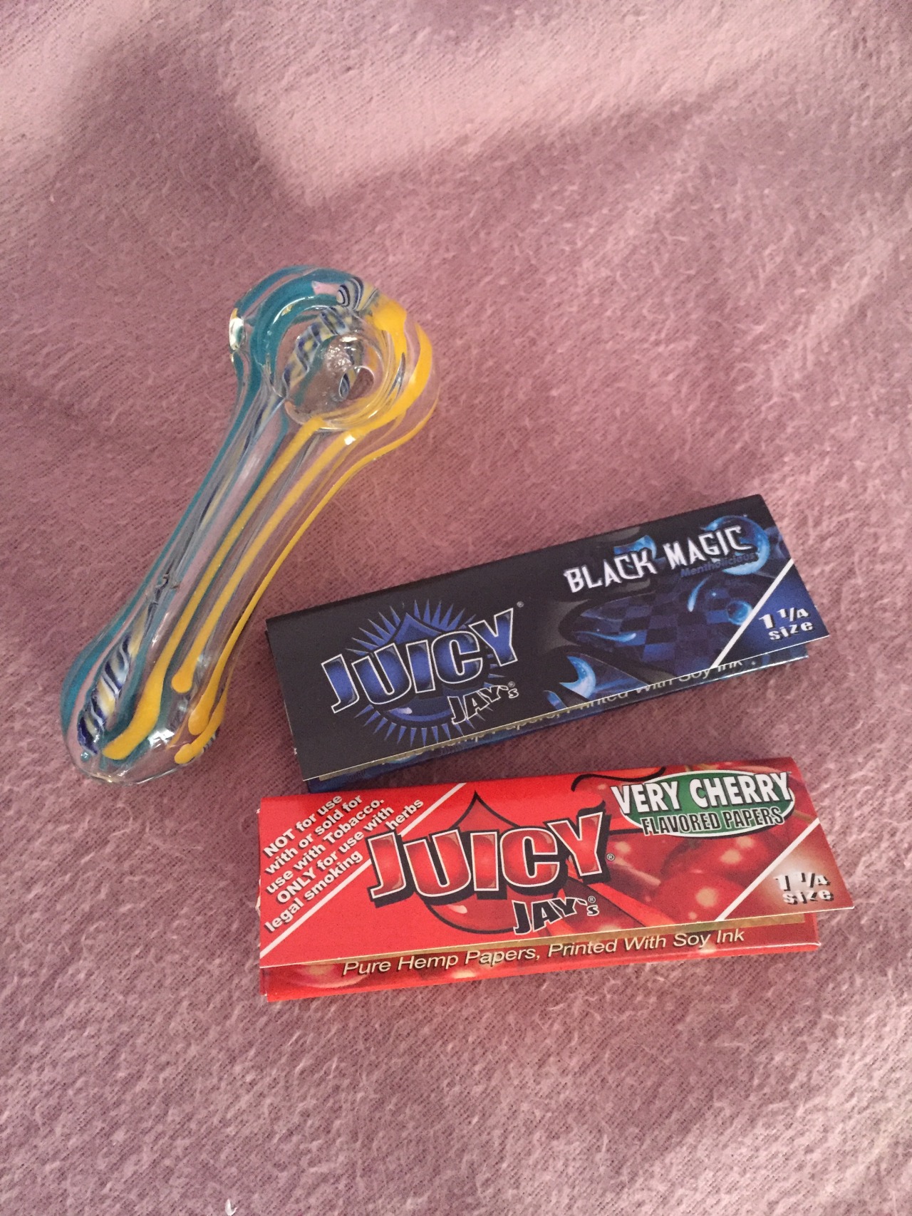 sadhippieslut:  Sadhippieslut’s 1K follower giveaway!   Hey guys, I decided to