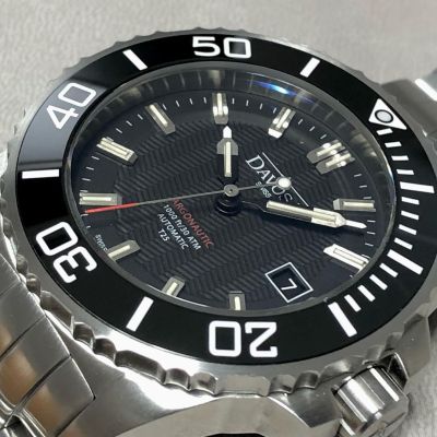 Instagram Repost
watcher_zee  Argonautic lumisHigh-spec diver’s watch with ceramic bezel and helium escape valve [ #davosa #monsoonalgear #divewatch #watch #toolwatch ]