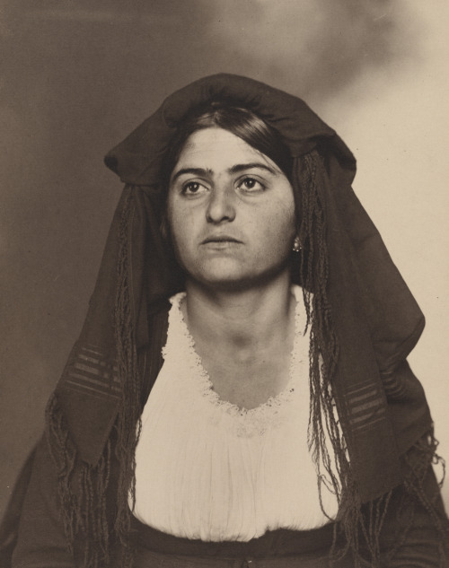 EllisIsland Immigrants: Italian Womanca.1905–14Photographer: Augustus F. Sherman (American; 1865–192