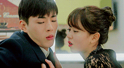 yoonau:“What did you do? Yoo Seul doesn’t smile when she plays the piano but she was smiling when sh