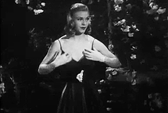  Ginger Rogers warms up for a fight in Vivacious Lady (1938) 
