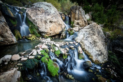 @che-bear some kewl traveling spots for Autumn. Pic 1 and 2: Goldbug Hot spring in Idaho. Pic 3: Hilltop Hot spring in California.Pic 4: Meadow Hot spring in Utah.Pic 5: Ringbolt Hot spring in Arizona.Pic 6: Boiling Hotspring in Montana (This one is