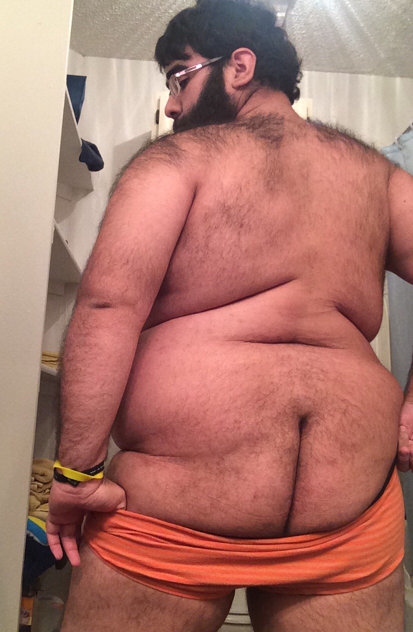 fierybiscuts:  I was really bored before work so I snapped a few pictures of me getting