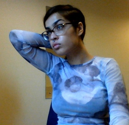 pea-girl:  lately i’ve been wanting to cut all my hair off more than ever..i dont know