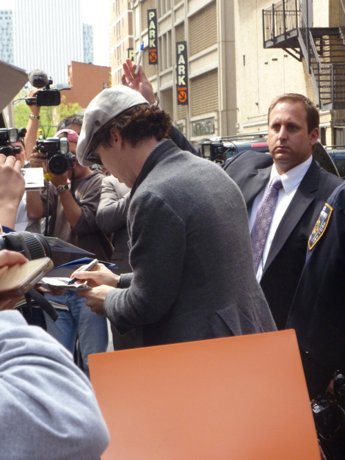 sherlockstuff: not—your—housekeeper: Part 1 of my photos from Letterman on Thursday, May