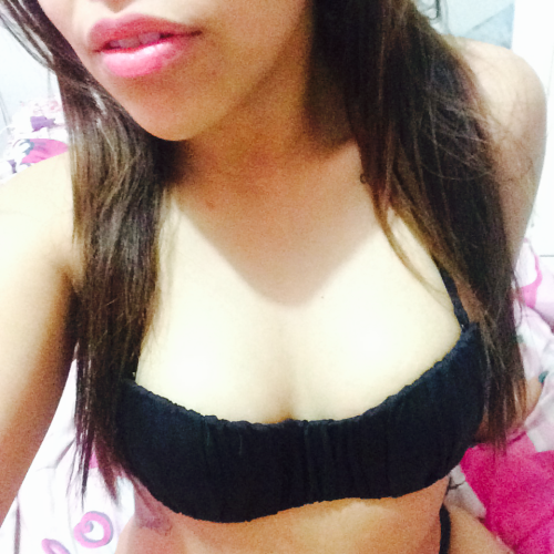 gnarlycupcakex:  Black swimwear