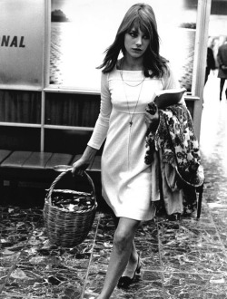 historiful:  Actress Jane Birkin (b. 1946) 