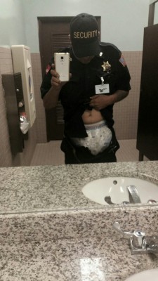 soggybottomdiaperboy:  Doing a diaper check in the middle of my shift even security guards need protection 