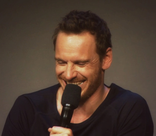 browngirlslovefassy:  Michael Fassbender At The AppleStore Soho’s ‘Meet The Actors’ Event 8.7.14 Here are some more screen caps I made & edited of Sassy Fass at this event. 