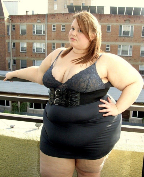 garyplv:  yum475:  Gorgeous women  √ 