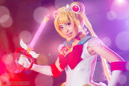 Super Sailor Moon (1)click photo for morephoto by Raven Alexander and Bana costume and props by
