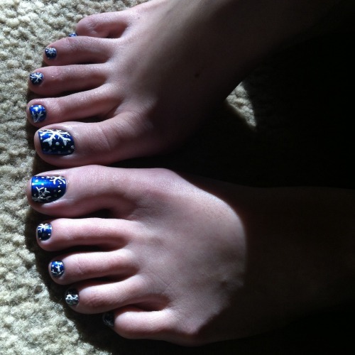 My snowflake pedicure :) hope you like it! There are a few more on my IG and will put up HD ones on 