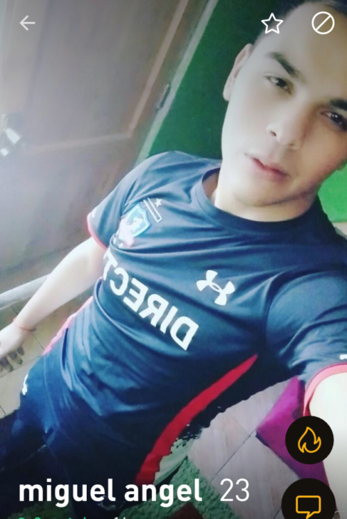 zhebiii: grindrstgochile: media raja Que rico Que culo