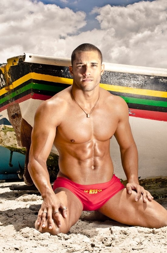 scarpucci:  Roger Monssores