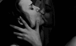 storierotiche:  Lesbian hot kissFollow us onLIKE STORIE EROTICHEhttp://storierotiche.tumblr.com