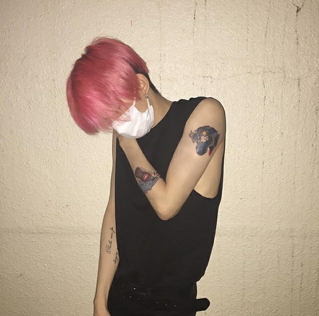 icons on Tumblr: » ulzzang boy with pink hair «