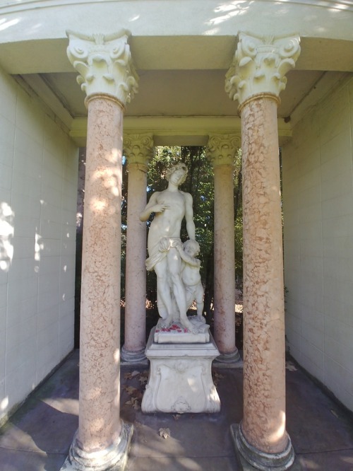 chironomy:Today I went to the Huntington and found this statue of Apollo. Somebody (not me!) had lef