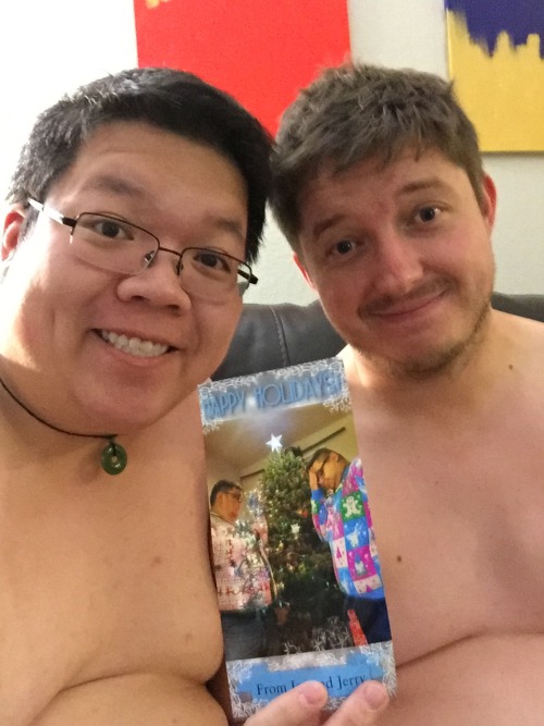 tophershaugh: Thanks @chubbymon and @grizzlywintz for the holiday card! Very cutenice chub（glasses o