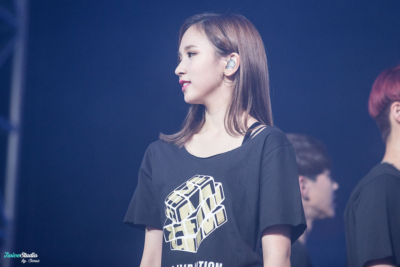 fyeah-japanline:  twice studio | do not edit.