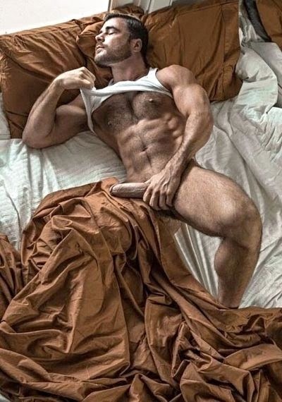 hot-men-and-more-gay-stuff: shadyunknowndinosaur:  sportsfan1la: Sleeping beauty! I must be the Beas