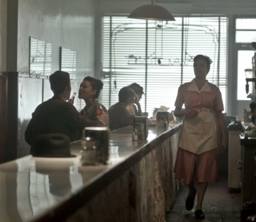 Joe and Juliana in the Ovaltine Café from José Chung’s ‘From Outer Space’. (The X-Files)