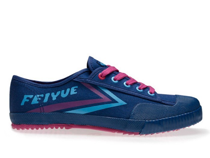 feiyuesizechart:  feiyueshoesusa: Black Friday  Up to 50% discount Best deal in the