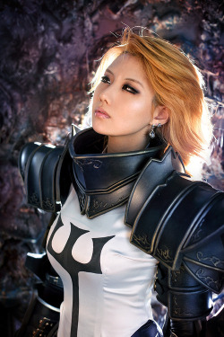 iriscosplay:  Diablo 3 - SpcatCheck out http://iriscosplay.tumblr.com