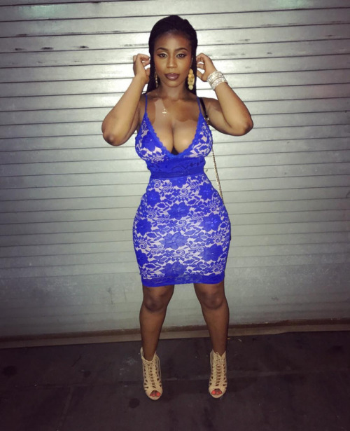 Porn photo uchemba:  Shawty in the blue dress