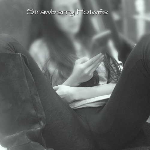 strawberryhotwife:  Happy New Year to all my awesome followers. Have a sexy New Year!! The are some pics from 2016. What were your favorites? 🍓🔥👄