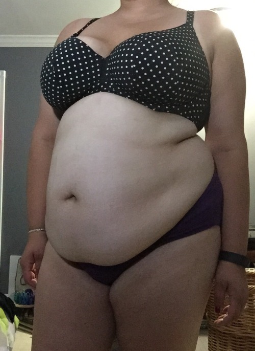ilikebeingfat:  Faaaaat from all angles. 
