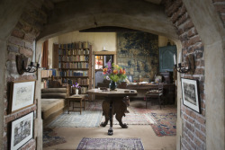 my-sixth-sense:  speciesbarocus:The Writing Room in the Tower at Sissinghurst Castle, Kent. All yours 🗝