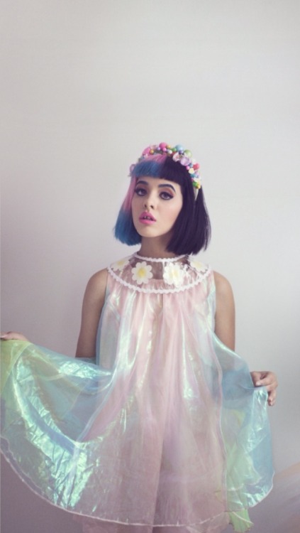lock-screens:  melanie martinez