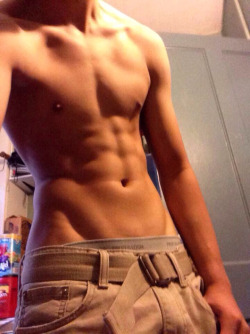 boys-cute-boys:  frodos-boiz:  http://frodos-boiz.tumblr.com    boys-cute-boys  