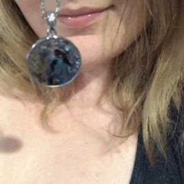 mysticmaxie: Isn’t it pretty? The blank side has so many little facets and patterns,