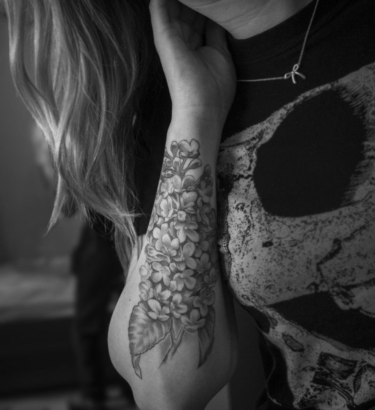 fuckyeahtattoos:  Lilacs for my mom.  Mississauga, Ontario. Talisman Studio