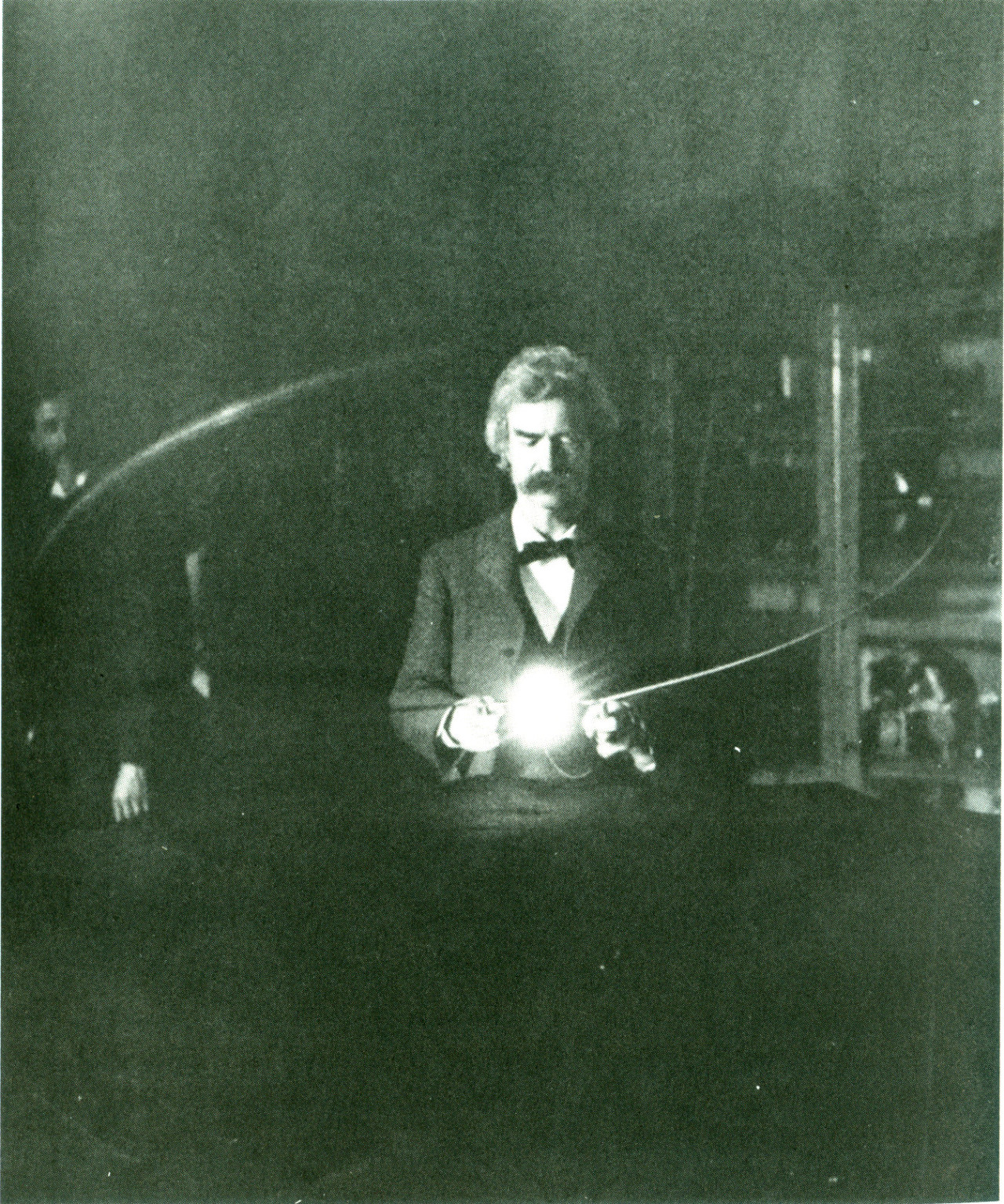 thebeakerblog:  engineeringhistory:  Mark Twain in Nikola Tesla’s laboratory, 1894.