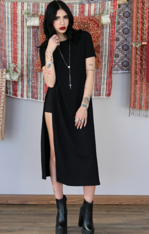charmaine-regina: PYLO Black Rib Knit Midi Size S$35 Brand New//PYLO BABE MEASUREMENTS:5’
