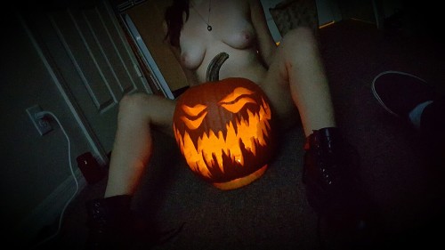 ravandish:  Happy Halloween. I hope everyone porn pictures