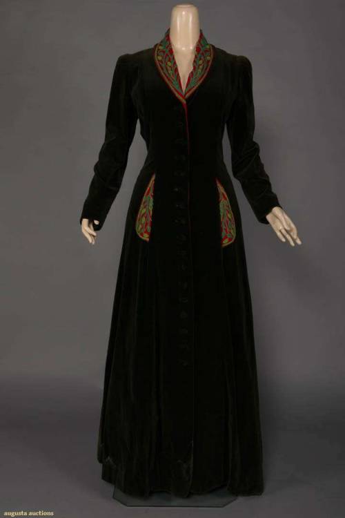 VELVET EVENING COAT, 1940sOlive green floor length cotton velvet coat w/ red flannel lapels & po