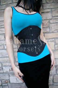 skramamme:  I want a Madame Sher corset so