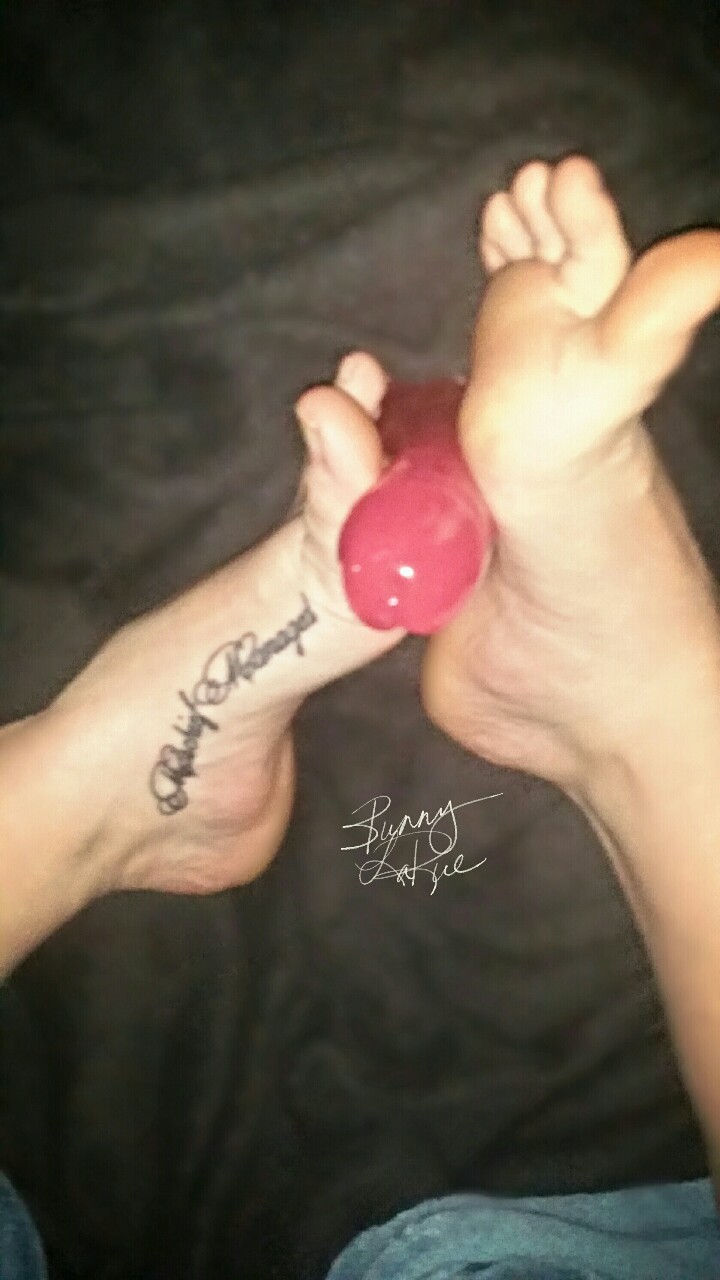 bunnylaruefeetofficial:  Practice makes perfect ;) 