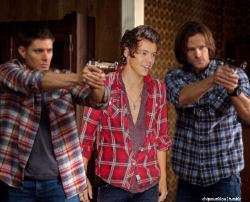 chipmunklou:  The Winchester brothers wearing matching flannels.